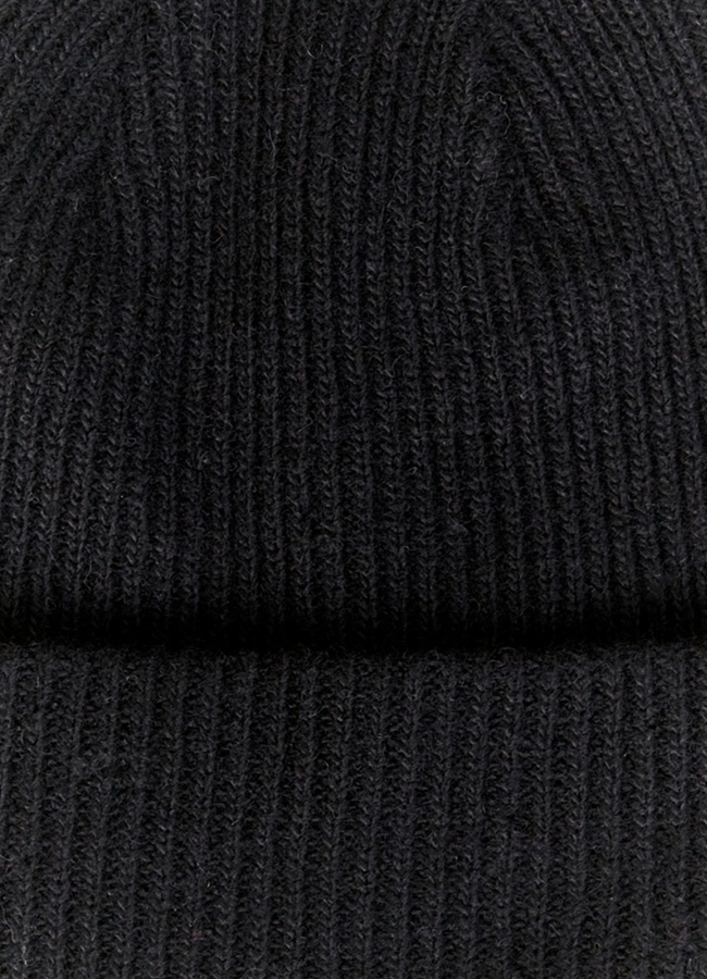 Шапка мужская черного цвета модель № MMH9937/3 в рассрочку