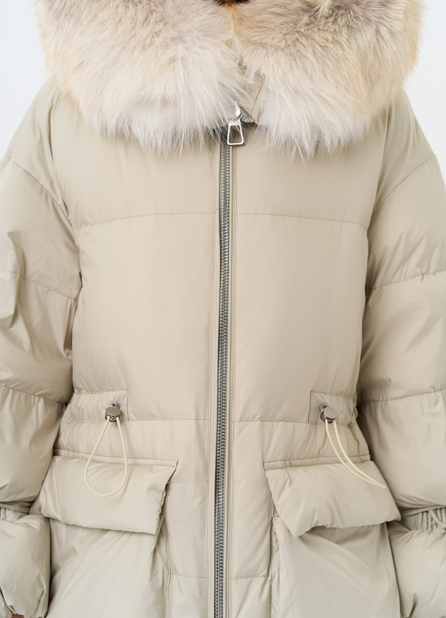 Женский пуховик с капюшоном из меха лисы модель № 31981 универмаг малина