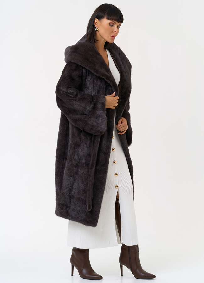 Женская шуба из меха норки с капюшоном  модель № 31377 универмаг малина