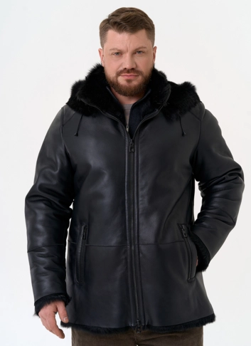 Мужская дубленка черного цвета с капюшоном