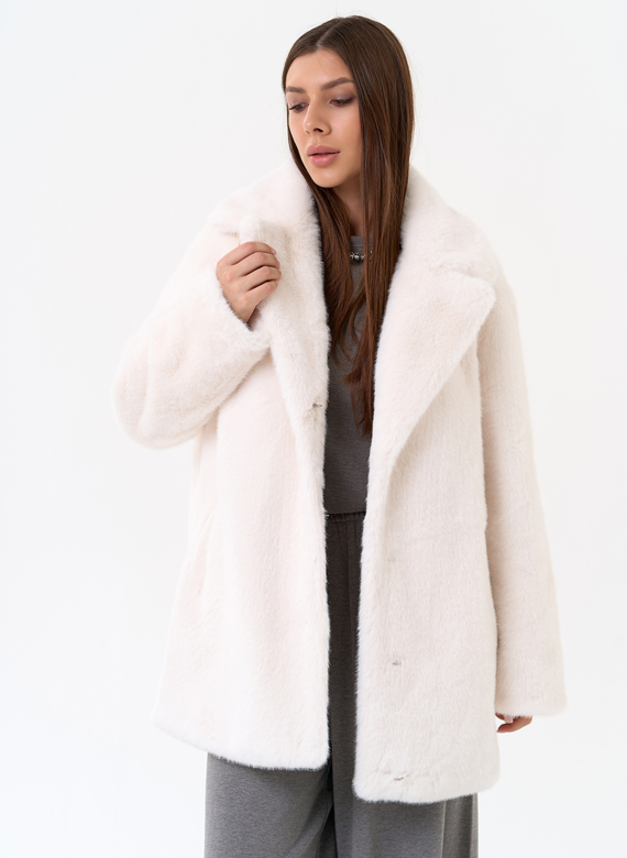 Женская шуба из эко меха с английским воротником 