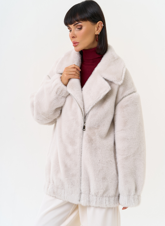 Женский бомбер из эко меха со съемными рукавами