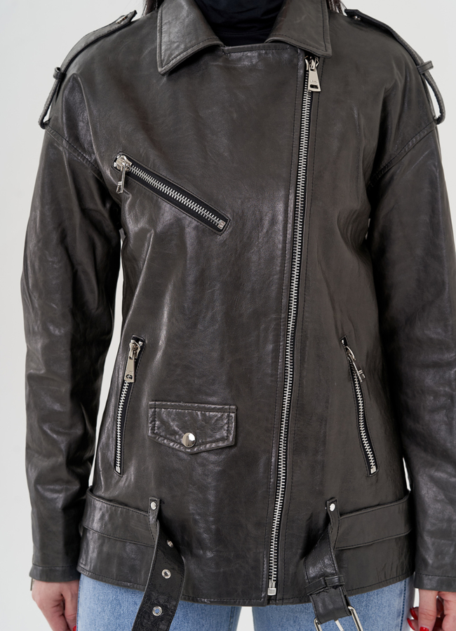 Длинная косуха из натуральной кожи серого цвета модель № 24362 универмаг малина