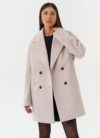 Двубортное светлое пальто