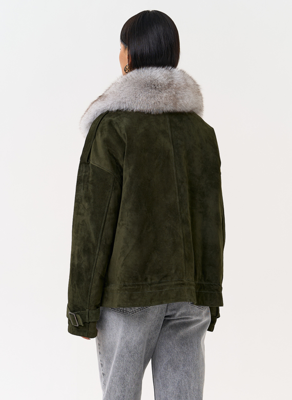 Короткий пуховик из натуральной замши