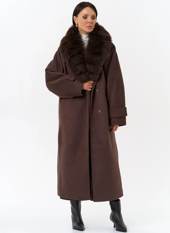 Женское утепленное пальто с отделкой из меха песца