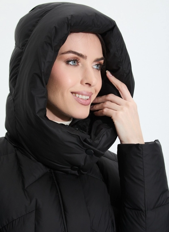 Женский пуховик с капюшоном фото