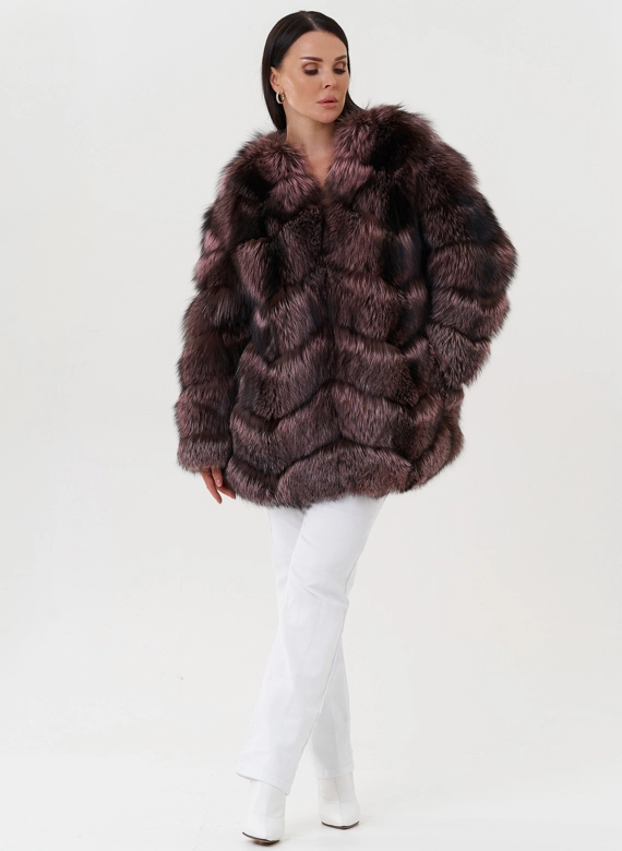 Женская шуба из меха чернобурки розового цвета фото