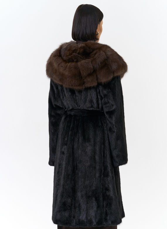 Шуба из норки с капюшоном 