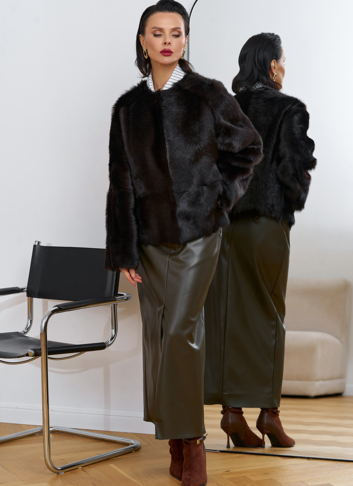 Женская натуральная дубленка в коричневом цвете