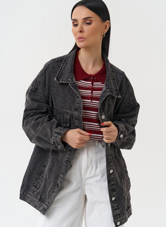 Женская джинсовая куртка серого цвета