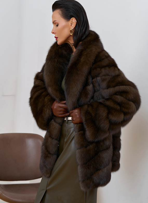 Женская шуба из соболя с воротником шаль